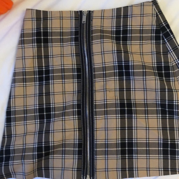 Skirt - Picture 2 of 3